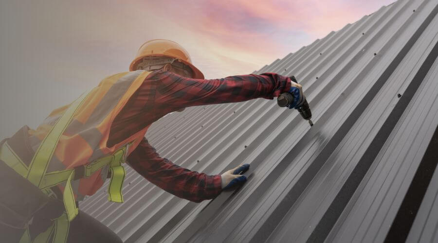 Professional gutter cleaning in Kent City, MI